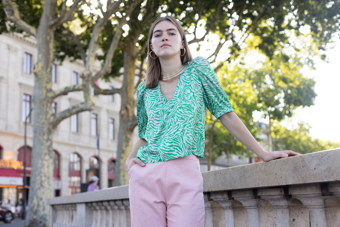Haut à motif vert et rose
