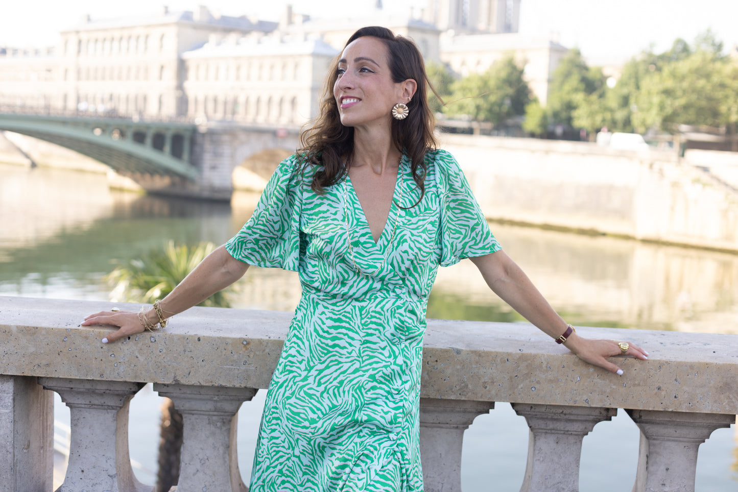 Robe portefeuille à motif rose et verte