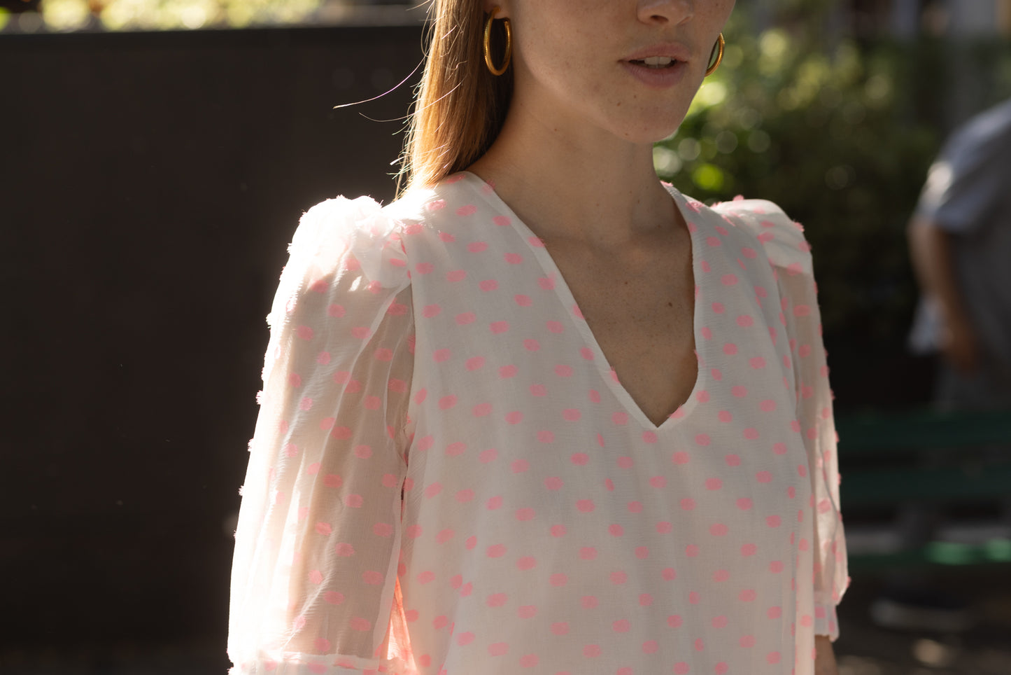 Blouse en soie à pois rose LYS