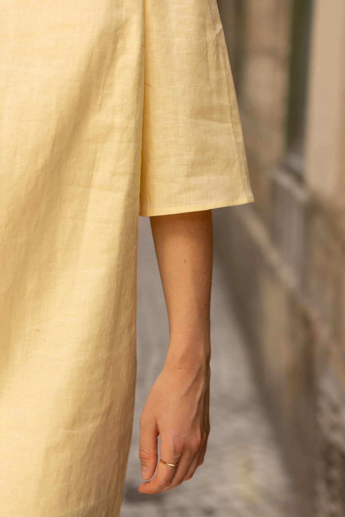 Robe courte en lin jaune