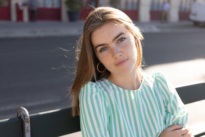 Robe courte à rayures verte et blanche