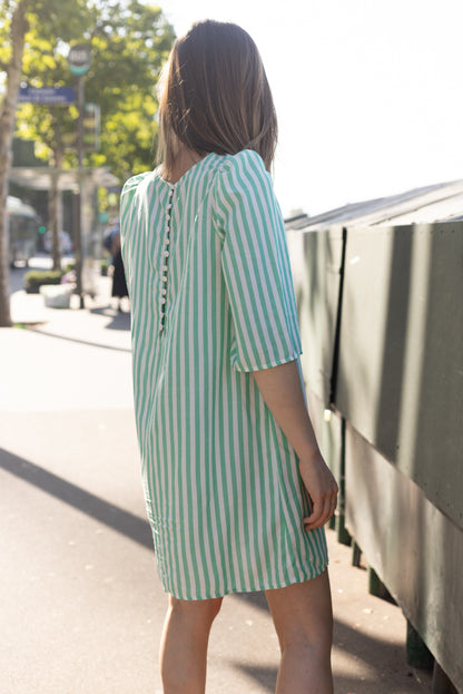 Robe courte à rayures verte et blanche