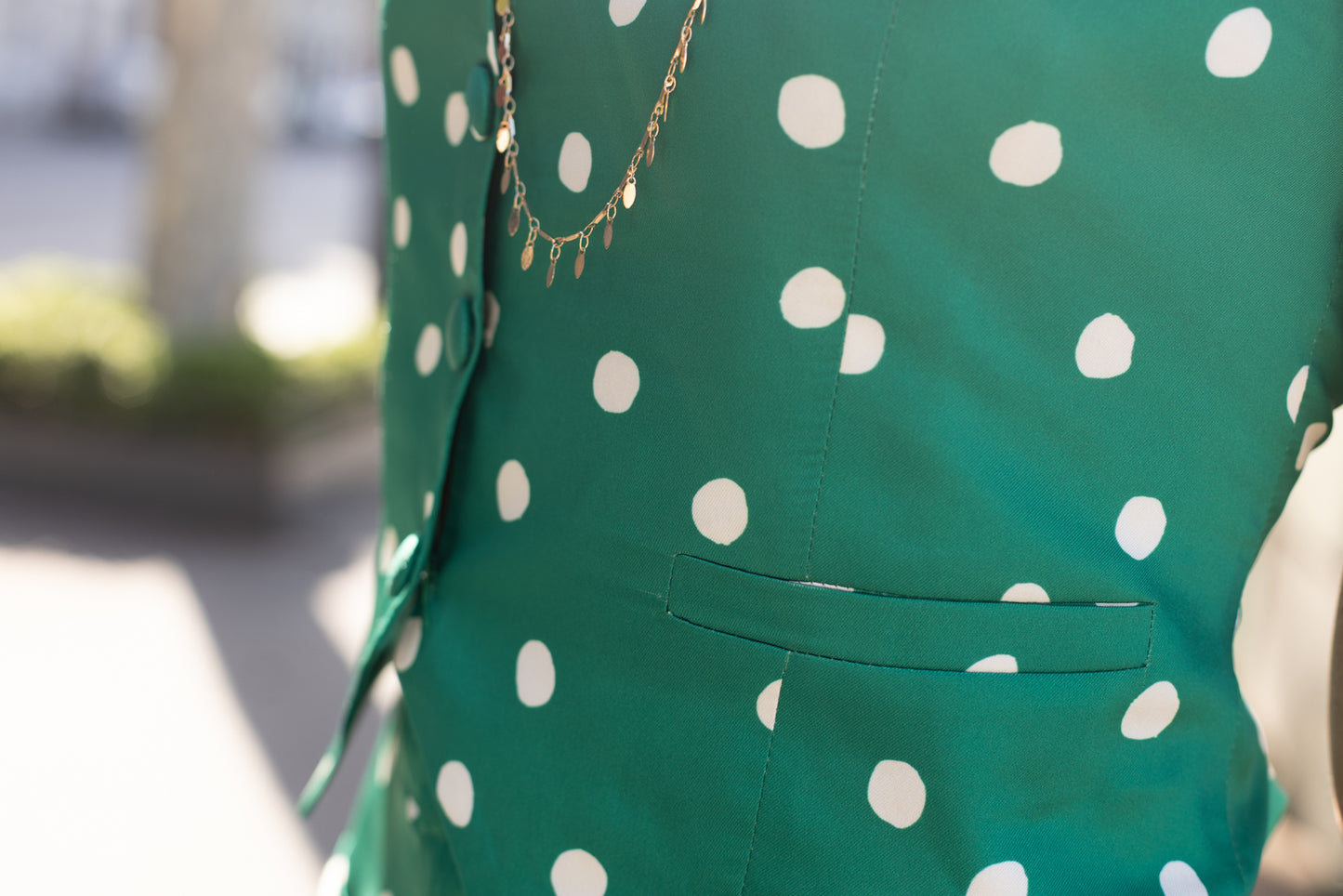 Gilet à pois blanc