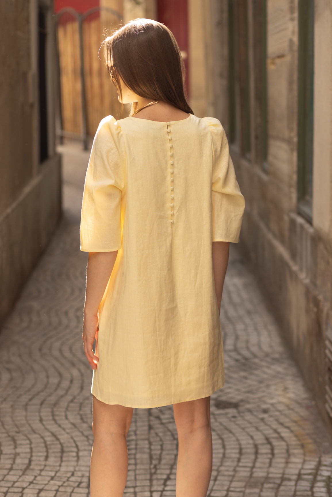 Robe courte en lin jaune