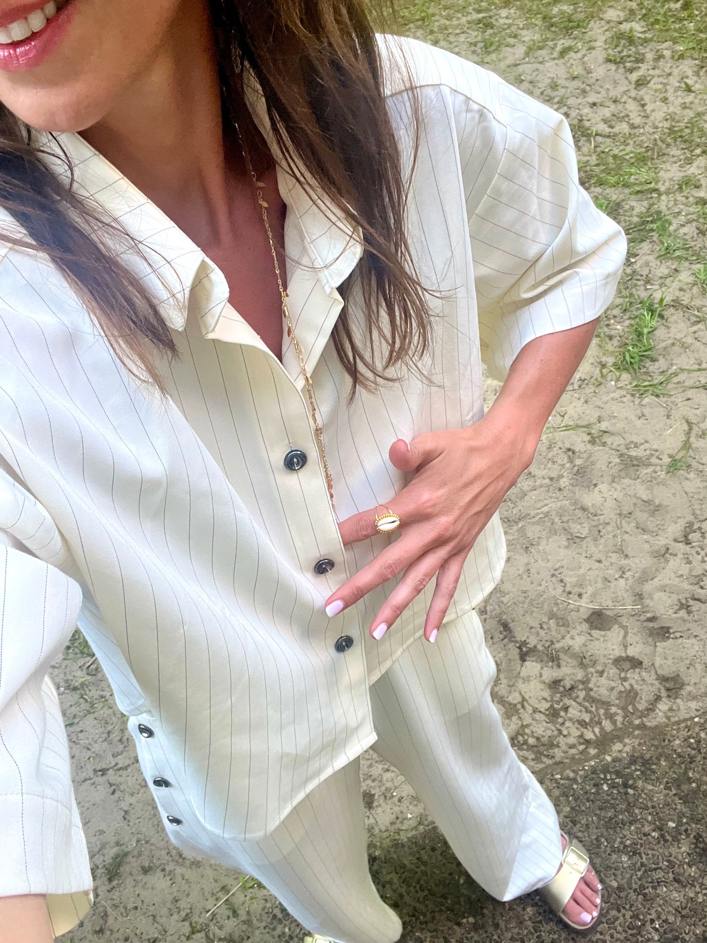 chemise blanche a rayure noire 
